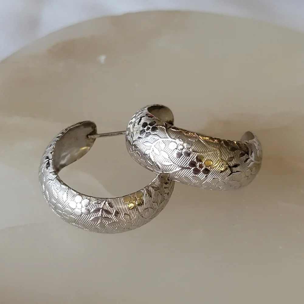 Vintage Floral Embossed Silver Metal Wide Hoop Earrings Gorgeous Jewelry